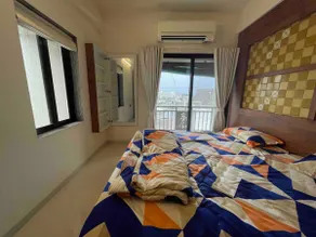 3 Bed / Bath Fully Furnished Apt - Image 5