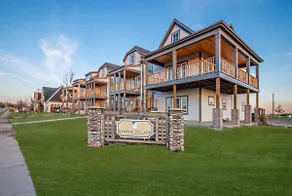 Harbor Shores Luxury Waterfront with Pool - Image 3