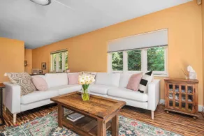 Quiet home with large yard - 6 min to downtown - Image 4