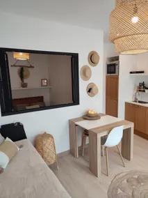 New apartment 2024 at 450 m basilica - rue Laporte - Image 3