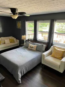 Stay in the heart of Danville - Image 5