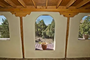 Beautiful unique house with a taste of wilderness - Image 3