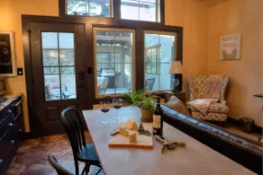 The BirdHouse. Dog friendly. Accommodates 2 guests - Image 5