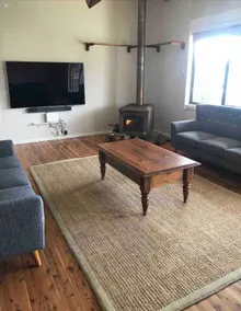 3 Bedroom Lakeview Cottage with Drying/Bike Room - Image 3