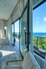 Oceanview Luxe Penthouse Suite + Infinity Pool - Image 4