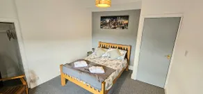 Bella's Place - Newly refurbished 3 bedroom duplex apartment - Image 5