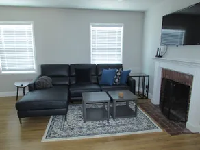 Top Quality Two Bedroom Home Near San Francisco - Image 3
