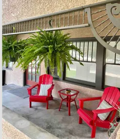Cozy Downtown Bungalow w/EV, Visit the Sequoias! - Image 3