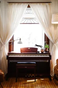 Peaceful, artistic home in the heart of downtown - Image 5