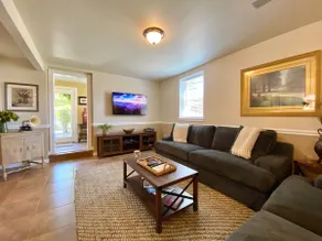 Come and Visit the Valley Sleeps 4 to 8 Guests - Image 2