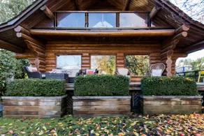Beachfront Loghouse - Image 2