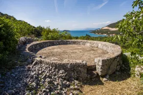 Mlinica, an attractive cottage with a jacuzzi. - Image 5