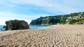 Martin 's Villa. House on the beach with pool - Image 5