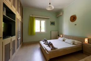 Mother's House in syros Aegean sea - Image 2