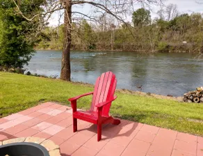 The River House a Waterfront paradise on the trail - Image 3