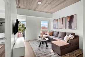 Breathtaking & Chic Oasis Loc in Desirable Old Twn - Image 5