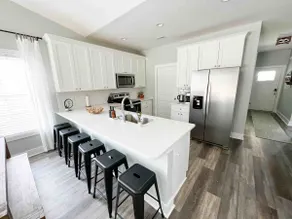 King Bed | Fire Pit & Game Room | 10 Min to Beach - Image 4