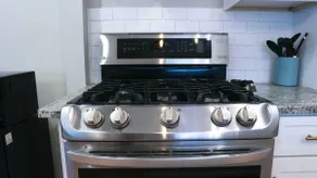 Lovely Furnished Westside Home with amenities - Image 5