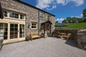 Helm Mount Lodge & Cottages - Image 4