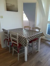 Two rooms within walking distance of the beaches and the village - Image 3