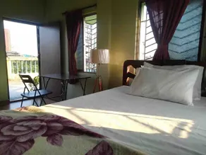 Golden Hour Studio-Apt | Attached Terrace| City - Image 2