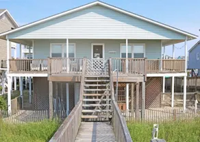 A Southern Exposure: Beach Front and Lovin' it! - Image 5