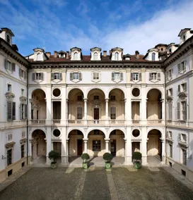 Baroque elegance in the historic center! - Image 2