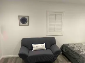 Private guest house with full kitchen & bathroom. - Image 3