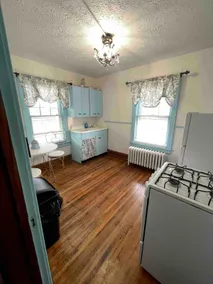 629 on Main Rental B Upstairs - Image 5
