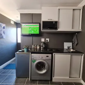 Vusi's Guest House - Image 3