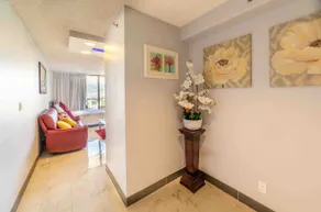 Luxury Condo 3bd, free parking . - Image 3