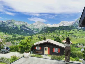 Ski-InOut 4BR Alpen Chalet, Views & Fire - Image 2