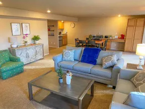 Spacious Cozy Walkout Basement. - Image 4