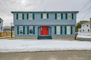 Beachfront Bliss: Spacious 4-BR Retreat for 15! - Image 2