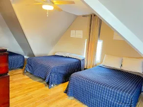 Spacious Upper Loft 10 Min Walk To Falls #1 - Image 2