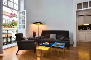 Contemporary apartment in the Old Town - Image 5