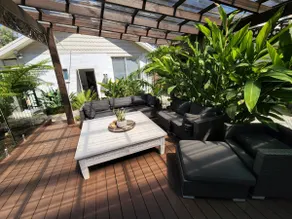 Long Beach Guesthouse - Image 2