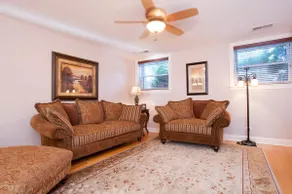 Urban Luxury 1BR/2BA Logan Square Condo w/Garage - Image 2