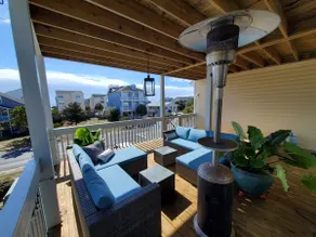 WOW! Canal House-Hot Tub, Dock, Pool Table & Pets! - Image 2