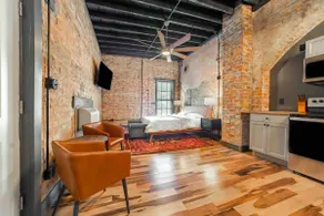 Studio Apartment w/ Beautiful View! - Image 2