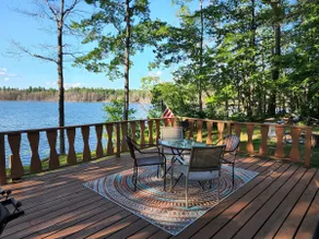 Cozy Cottage on the Lake. - Image 3