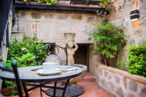 Casa de Bisagra. House 1. Historic Charm - Image 3