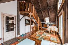 Meadowcroft Farm: Private & Sunny Loft Apartment - Image 4