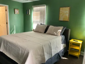 The Green House - Image 4