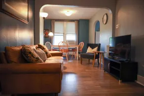 Private upstairs APT by Gregory Park - Image 5