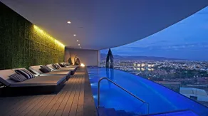 Adamant León. Luxury Loft, Amenities to the North - Image 2