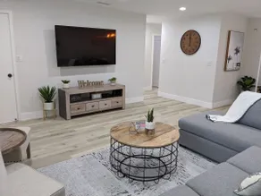 Brand new, private, stylish & nice patio - Image 3