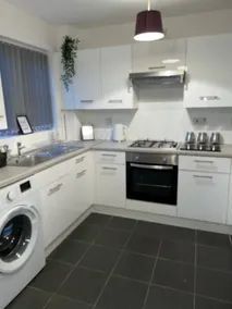 Lovely 2 bed house Cannock Driveway for 2 vehicles Perfect for contractors Business Travellers Short Stays Close to M54 M6 i54 A38 A5 McArthur Glen Designer Outlet - Image 4