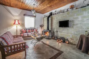 Apokryfo Traditional Guesthouse - Image 2