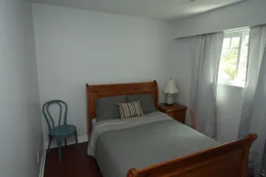 Private. Trendy Neighbourhood. Sleeps 5. - Image 4